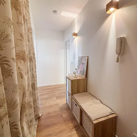 Apartment Lumineux 2 Chambres, Loggia, Place De Parking *