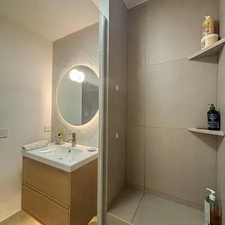 Lumineux 2 Chambres, Loggia, Place De Parking *