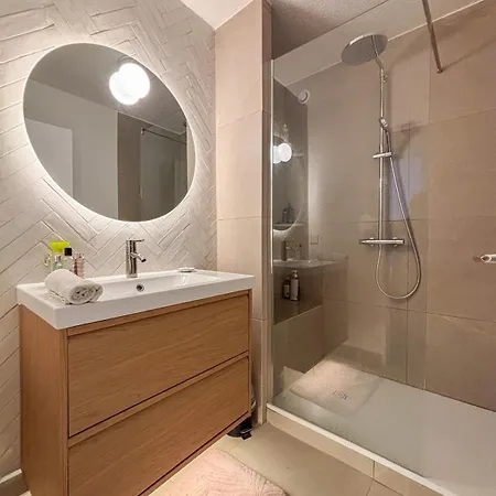 Apartment Lumineux 2 Chambres, Loggia, Place De Parking Fréjus